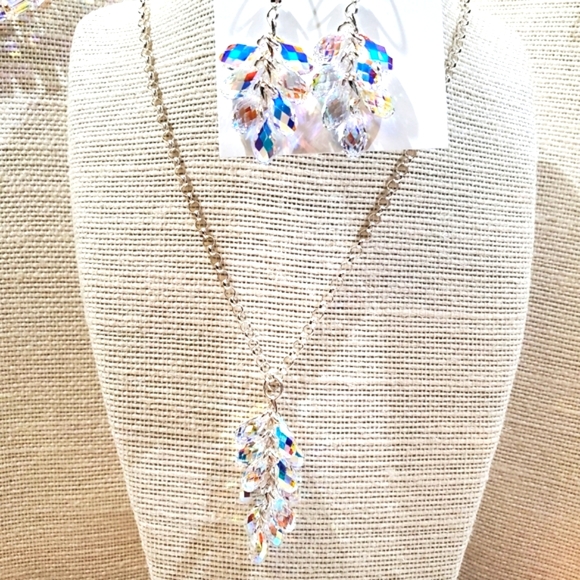 Swarovski Crystal drop bunch earrings - Picture 4 of 5